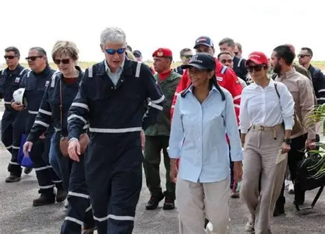 Secretario de Energía de EEUU Christopher Wright recorriendo la Faja Petrolífera